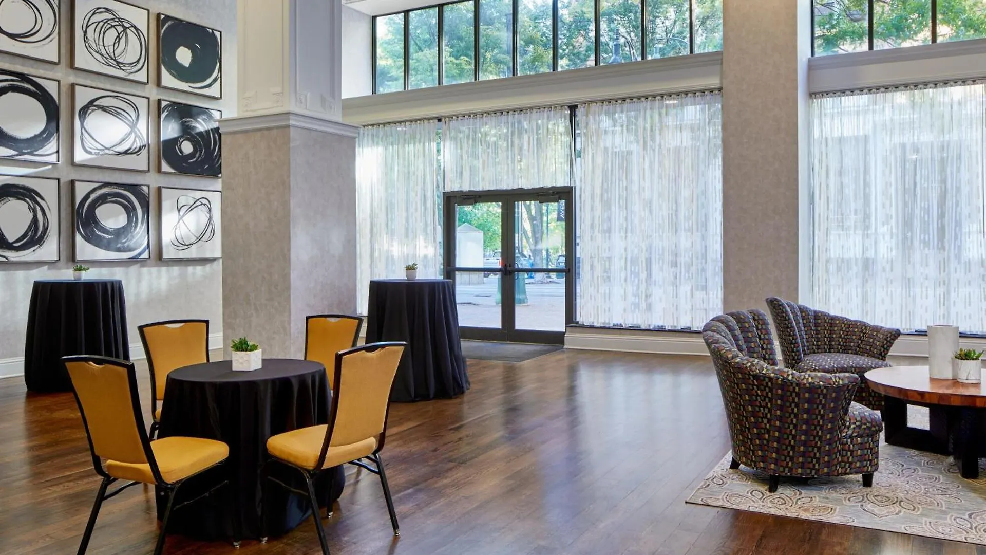 Springhill Suites Memphis Downtown Hotel