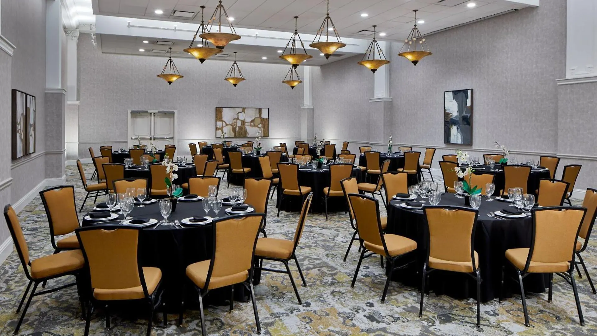 Springhill Suites Memphis Downtown 3*,