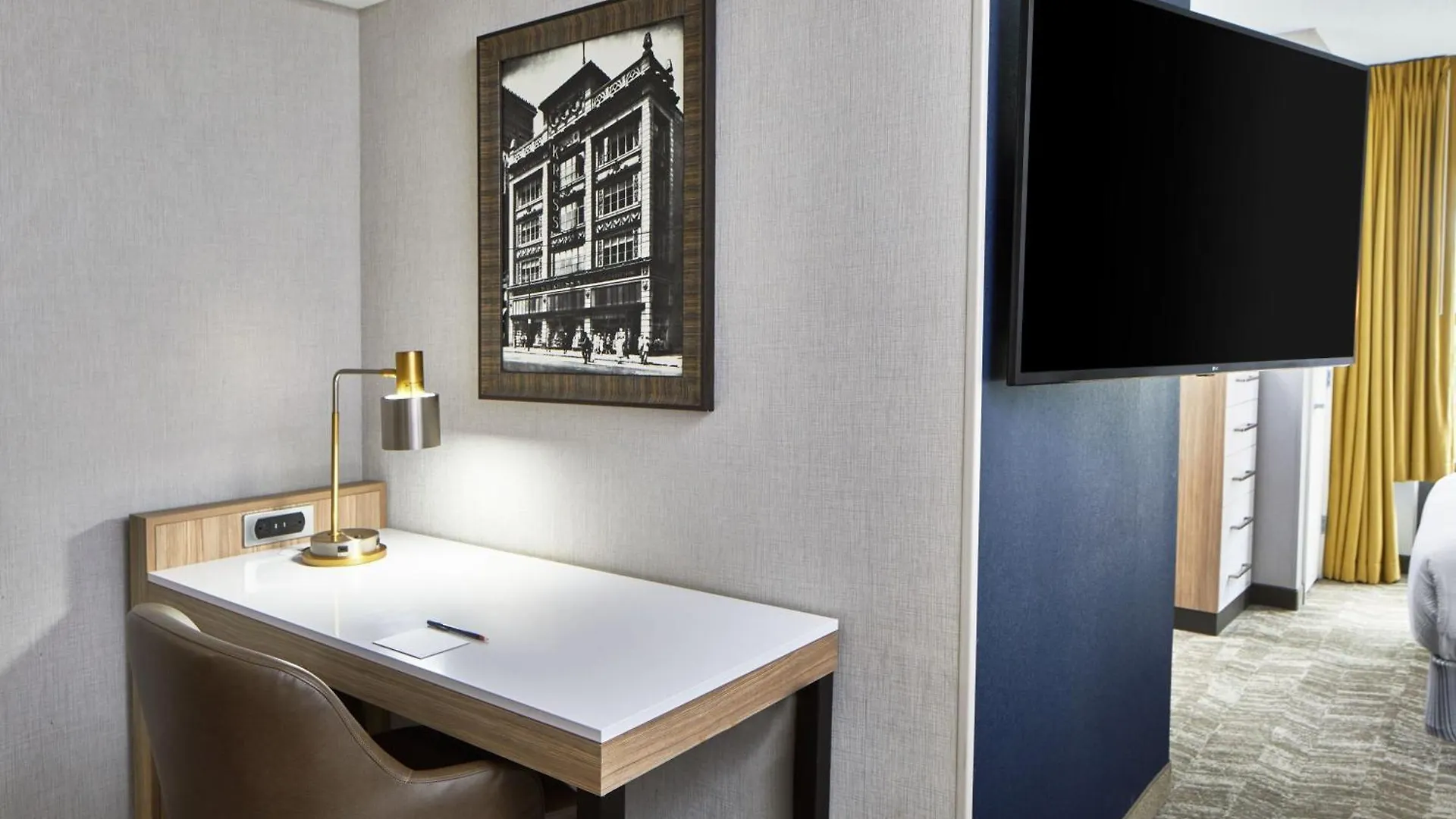 Springhill Suites Memphis Downtown 3*,