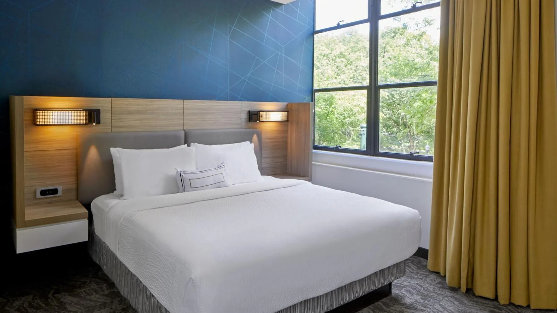 Springhill Suites Memphis Downtown
